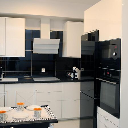 Apartamenty Uniejow "Prywatne Kapiele Termalne" 외부 사진