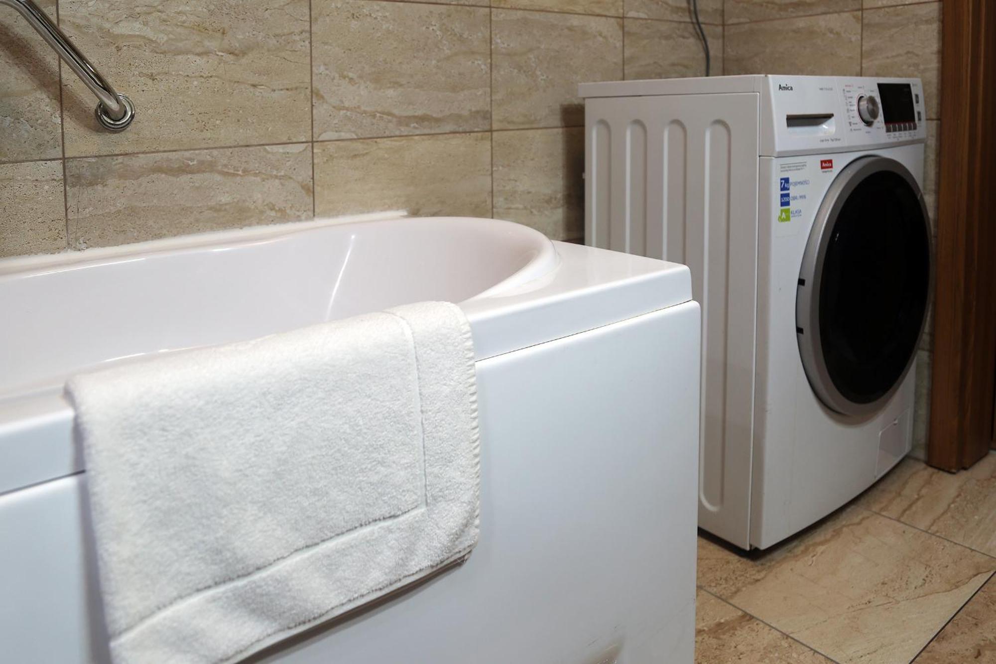 Apartamenty Uniejow "Prywatne Kapiele Termalne" 외부 사진